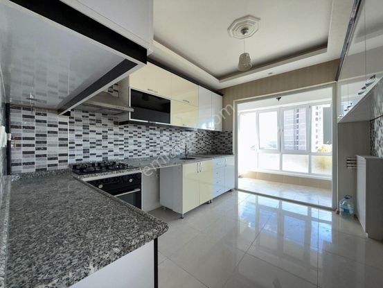 Ufuk Kılıç Emlak'tan Süper Fırsat Ara Katta Asansörlü Lüx Yapılı 3+1