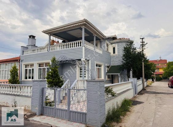 Gülevler De Köşe Parsel Tam Müstakil Masrafsız 4+2 Satılık Villa