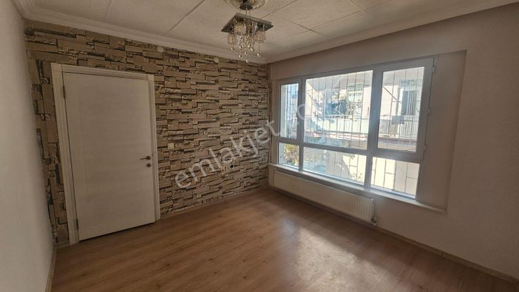 Abidinpaşa Mah Metroya Askerlik Şubeye Yürüme Mesafesinde