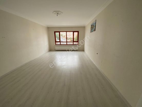 Gülbaba Cad Üzerinde 3+1 Bagımsız Ön Cephe Masrafsız Daire