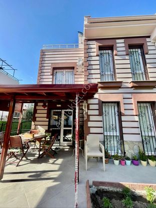 Havuzlu Sitede 4+1 Müstakil Bahçeli Yazlık