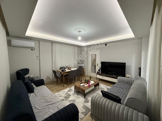 Kepez Devlet Hastanesi Acil Kapısı Karşısında