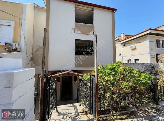 Kuşadası Marinada Muhteşem Deniz Manzaralı 7+1 Villa