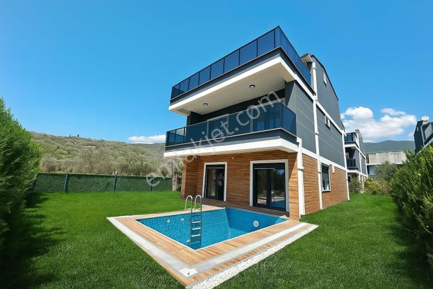 Yetkili Ayanoğlundan Gürede 5+1 Müstakil Havuzlu Satılık Villa