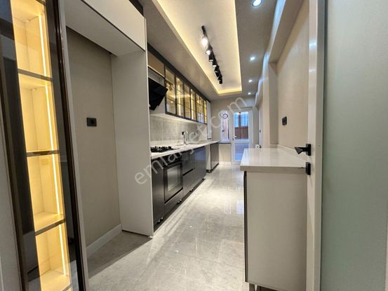 İlk-ev'den 2+1 Arakat Konumunda Balkonlu Lüks Yapılı Sokullu Cad Yakını