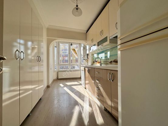 Pursaklar Mehmet Zengin Emlak'tan Merkezde 1.kat 3+1 Çarşı İçinde Yapılı Masrafsız Daire