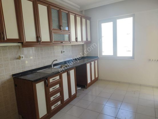 Kızıltoprak Tahtakale Yakını Geniş Kullanışlı Güney Cephe Arakat 3+1