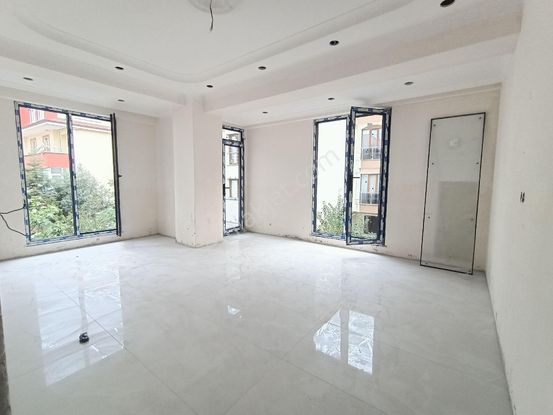 Körfez Güney Mahallesinde Yerden Isıtmalı 3+1 Ebeveyn Banyolu Arakat Daire