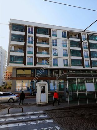 Kurupelit Tramvay Durağına Cephe Lüx 1+1