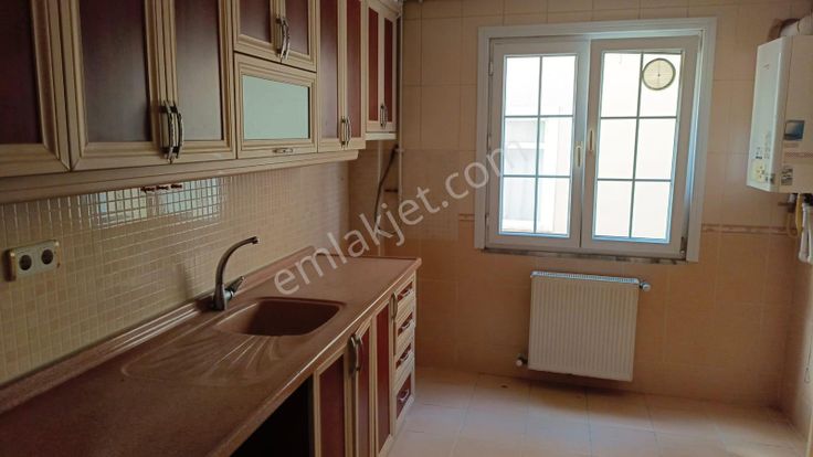 Güzelyalı Güven Emlaktan Merkezi Konum Acil Satılık 3+1 Daire