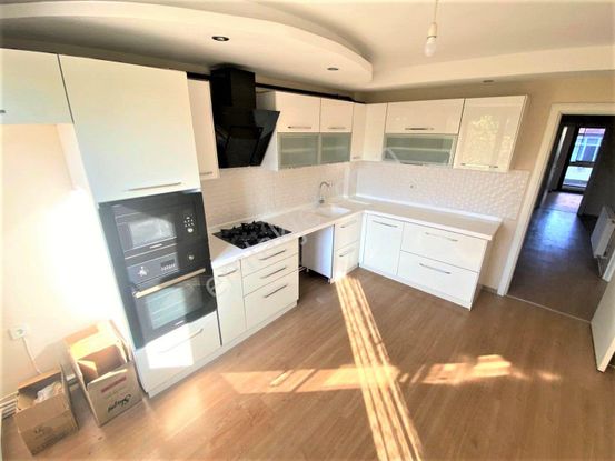 🌀gültaş Emlaktan Edremitte Satılık 3+1 Ayrı Mutfaklı Asansörlü Ebeveyn Banyolu Daire