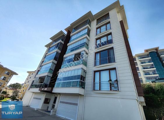 Güzelyalı'da Deniz Manzaralı+site İçi Satılık Geniş 3+1 Daire