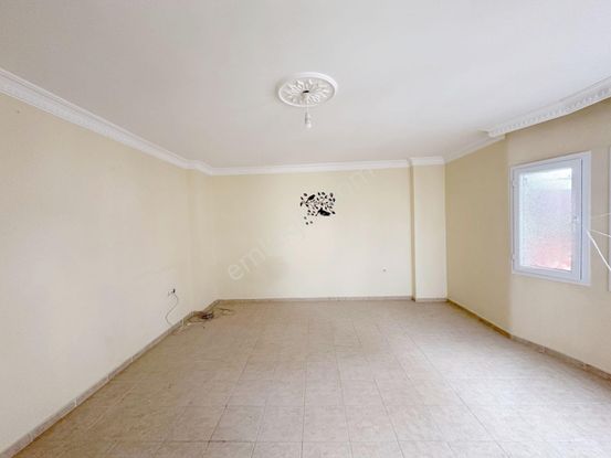 Huzurevlerinde_3+1+kiler_doğalgazlı_metro_yanı_düşük_katlı_gbk..