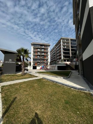 Turgutlu Eymen Emlak'tan Selvilitepe Mhde 3+1 Site İçerisinde Satılık Daire