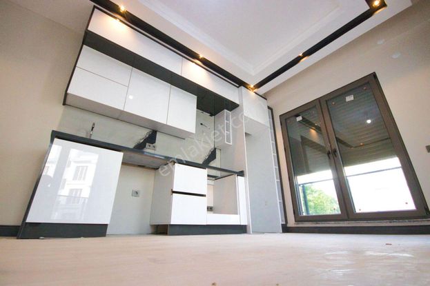 🛑🛑aktiften Akçay'da Satılık Tasarımıyla Kaçırılmayacak Ön Cephe Arakat 1+1 Daire