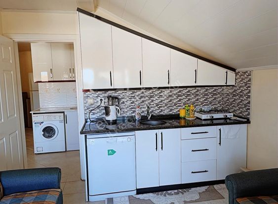 Tuzla Merkezde 1+1 Ayrı Mutfak Eşyalı Daire