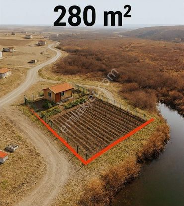 Gölbaşı Hacılar'da Göl Kenarında 280m2 Arazi