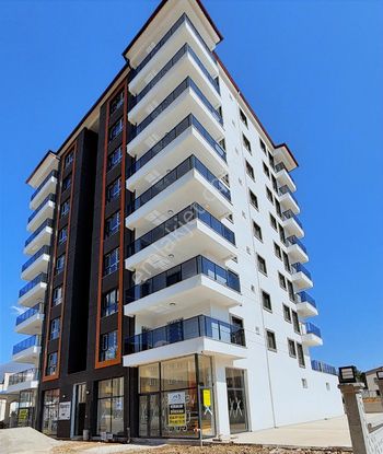 Turkuazdan Hastane Karşısı Masrafsız Sıfır Geniş Kiralık Dükkan