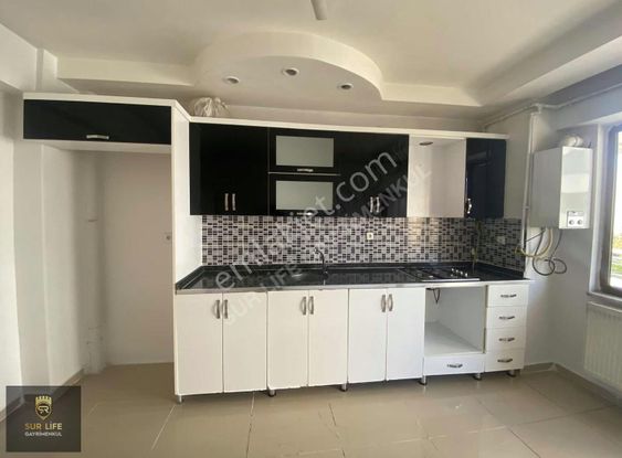 Bağcılar Bölgesi Ahmet Kaya Caddesi Üzerinde Kiralık 3+1 Daire