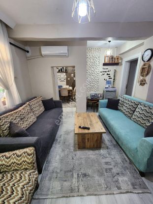 Akinitadan Çarşı Merkezde Tadilatlı Müstakil Ev