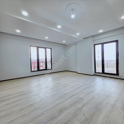 Yeni Tapu Müdürlüğü Karşısı Lüks Yerden Isıtmalı Ebeveyn Banyolu