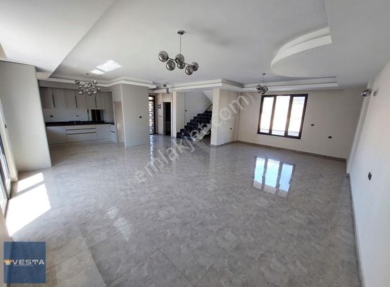 Vesta'dan Lüx Sitede (4+1)yerden Isıtma***havuzlu Satılık Villa