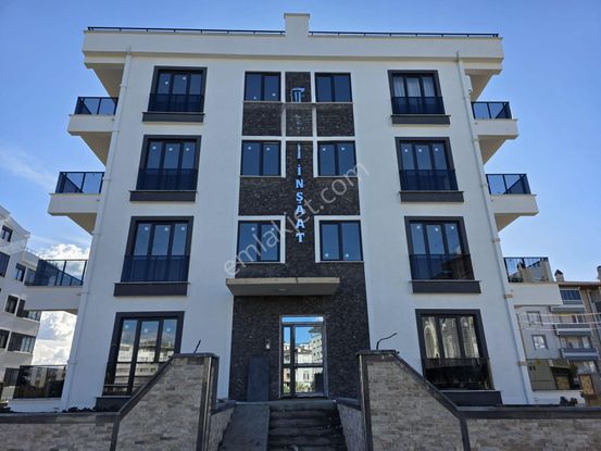 Irmaksudan Altınkumda Yeni Yapı Geniş Balkonlu 1+1 Ve 2+1 Lüks Daireler