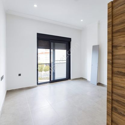 Yerden Isıtmalı Adnan Menderes Caddesi Cepheli Ofis Olarakta Kullanılabilir