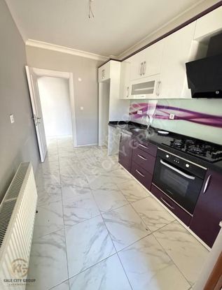 Biga Hükümet Meydanı Arkasında Kiralık Ara Kat 2+1 Daire 100 M2