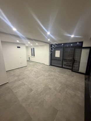 Kazan Emlaktan Altınovada 50 M² Yerden Isıtmalı Lüx Dükkan