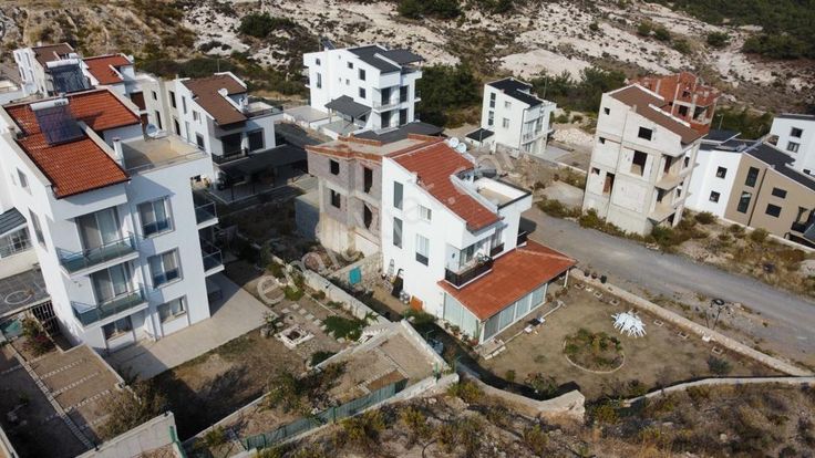 İzmir Karaburunda Deniz Manzaralı Krediye Uygun Villa