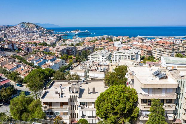 Kuşadası Marinada Kordona Yakın Doğalgazlı Daire