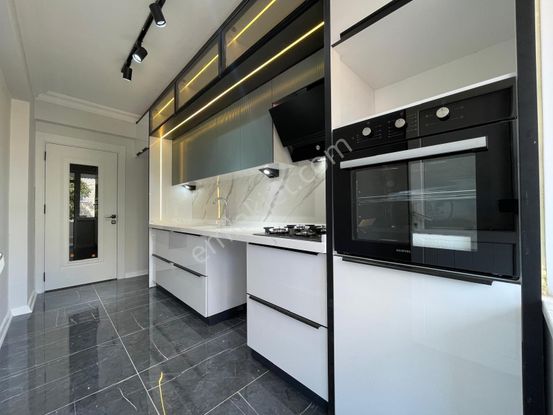 Berkay Demirel'den Akçayda Ön Cephe Ferah Yenilenmiş 2+1 Daire