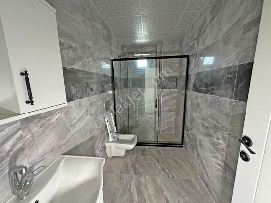 Hüseyin Boylu'dan Körfez'de Geniş Ve Koridorlu Kiralık 1+1 Daire