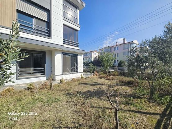Eu Gayrimenkulde Balıkesir Edremit Akçayda 4+1 Ayrı Mutfak Köşe Villa