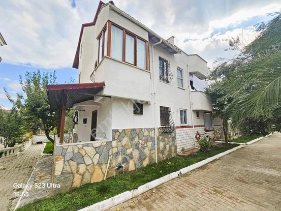 Eu Gayrimenkulden Balıkesir Edremit Gürede Deniz Tarafında Site İçerisinde 3+1 Villa