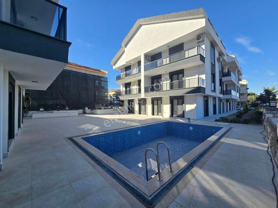 Altınkum'da Denize Yakın Havuzlu