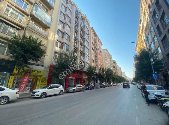 Çırağan Emlak'tan Sakarya 1 Caddesi Üzerinde Kombili 3+1 Daire