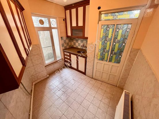 Yükselden Edremitin Göbeğinde Kaçmaz Fırsat Ayrı Mutfak 2+1 Satılık Daire