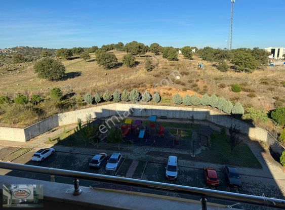 Akman Gayrimenkul'den Cbü Toki'de Satılık Arakat 4+1 Daire