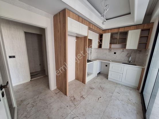 Adli Tıp Arkası Winstown Yakını 2+1 Ara Kat Kiralık