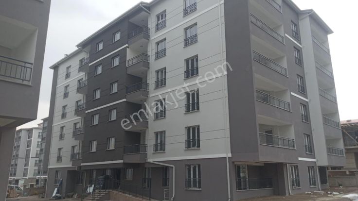 Damla Emlaktan Kılavuz Ceza Evi Karşısında Satılık 3+1 Satılık Yeni Daireler
