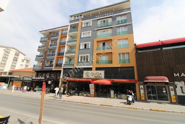 Hega İnvest Nef Yakını Soma Cd. Üzeri Arakat Asansörlü 1+1