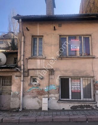 Altınışık Tan Satılık Yatırımlık Müstakil Ev