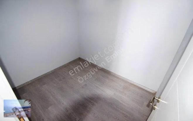 Akçay Merkezde Denize 200 M Kaçmaz 2+1 Daire