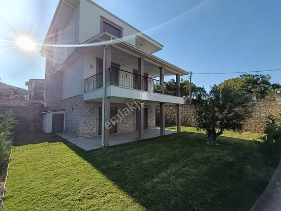 Taş Emlak'tan Cundada Deniz Manzaralı Tripleks Villalar