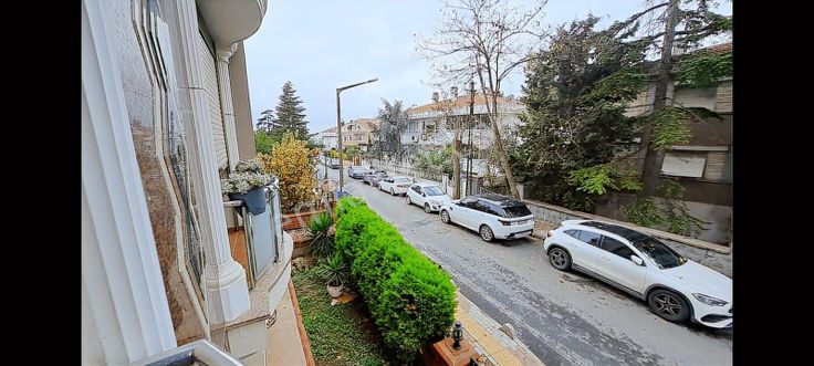 Florya'da Satılık 4+1 Arakat Daire