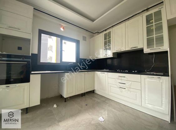 75. Yıl Mahallesinde Merkezi Konumda, İhtiyaçlarınıza Bir Adım