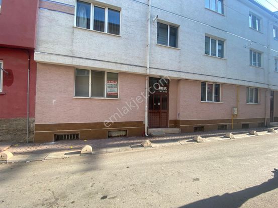 Sevgim'den Ömerağa'da Şehir Merkezine Yakın Satılık 2+1 Daire