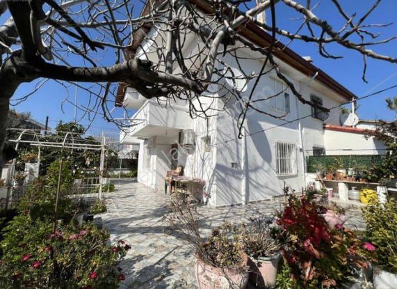 Taş Emlak'tan Cundada Kımi Deniz Manzaralı Villa